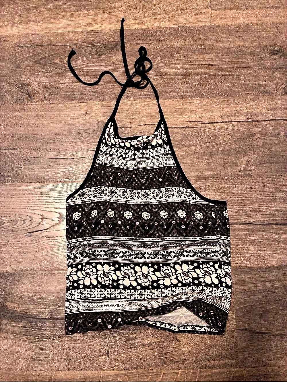 American Eagle Outfitters Soft & Sexy Halter Tank Top Floral Black & Pink Medium